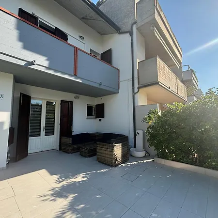 A 200 M Dalla Riva 度假居 *